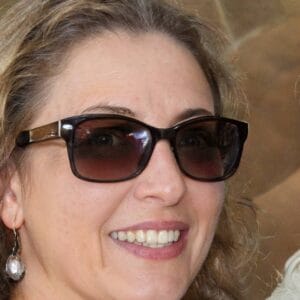 Ολυμπία Λαμπροπούλου - Συγγραφέας